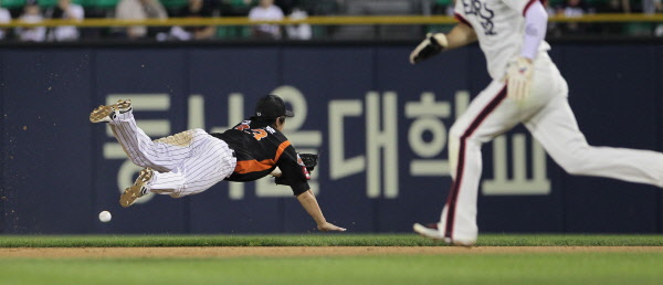 두산전 수비모습